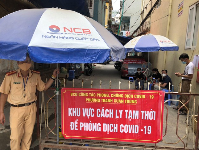 Hà Nội: Cách ly y tế hơn 2.000 người ở quận Thanh Xuân vì COVID-19 
